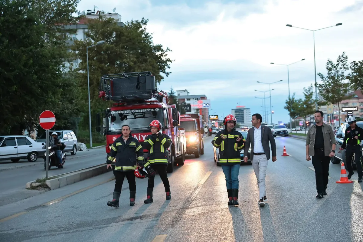 Denizli’de Facianın Eşiğinden Dönüldü Akaryakıt İstasyonunda Büyük Patlama! Tanker İkiye Bölündü