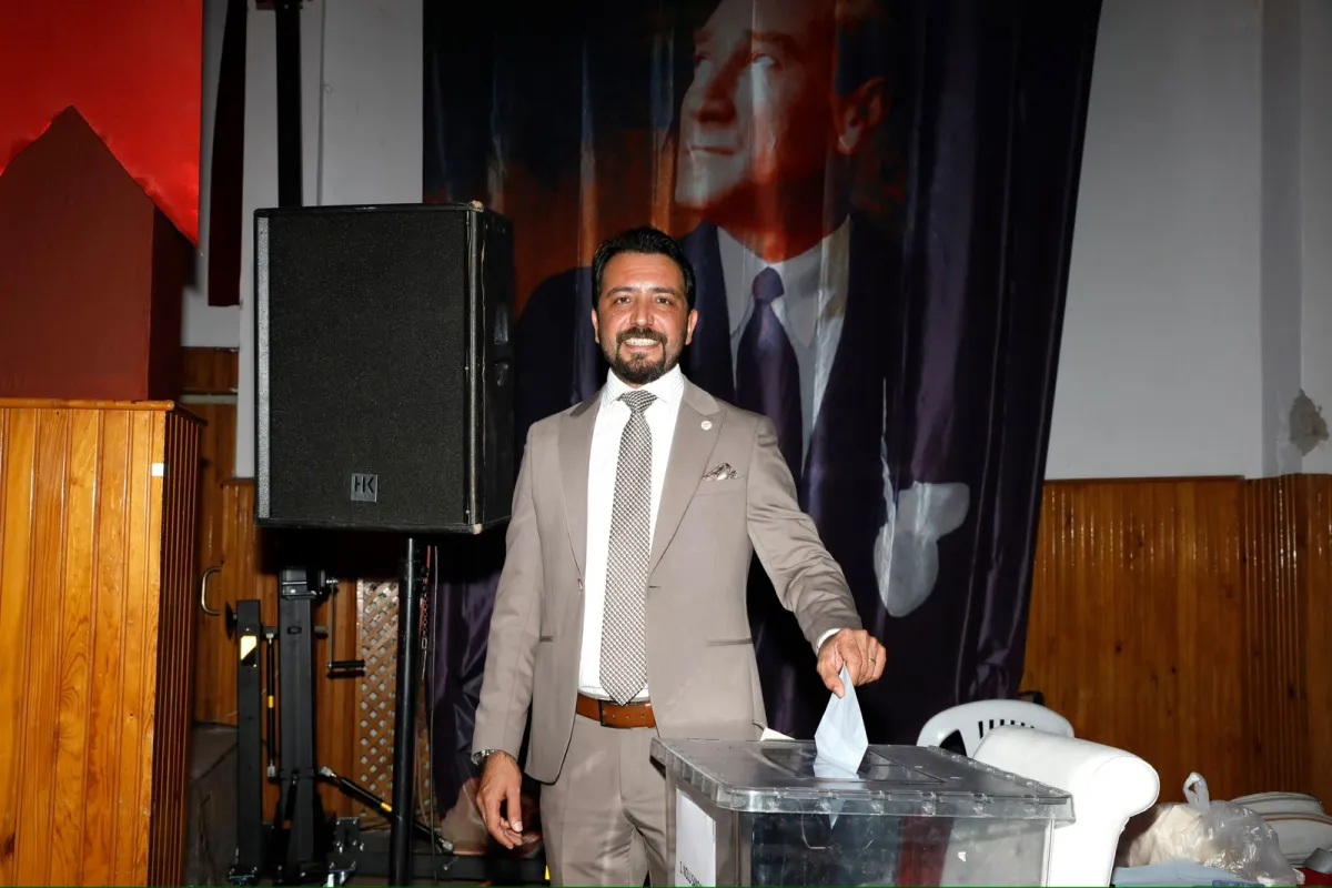 Yeni Parti Bucak’ta ilk kongresini yaptı İşte Gökhan Acar’ın yeni yönetimi