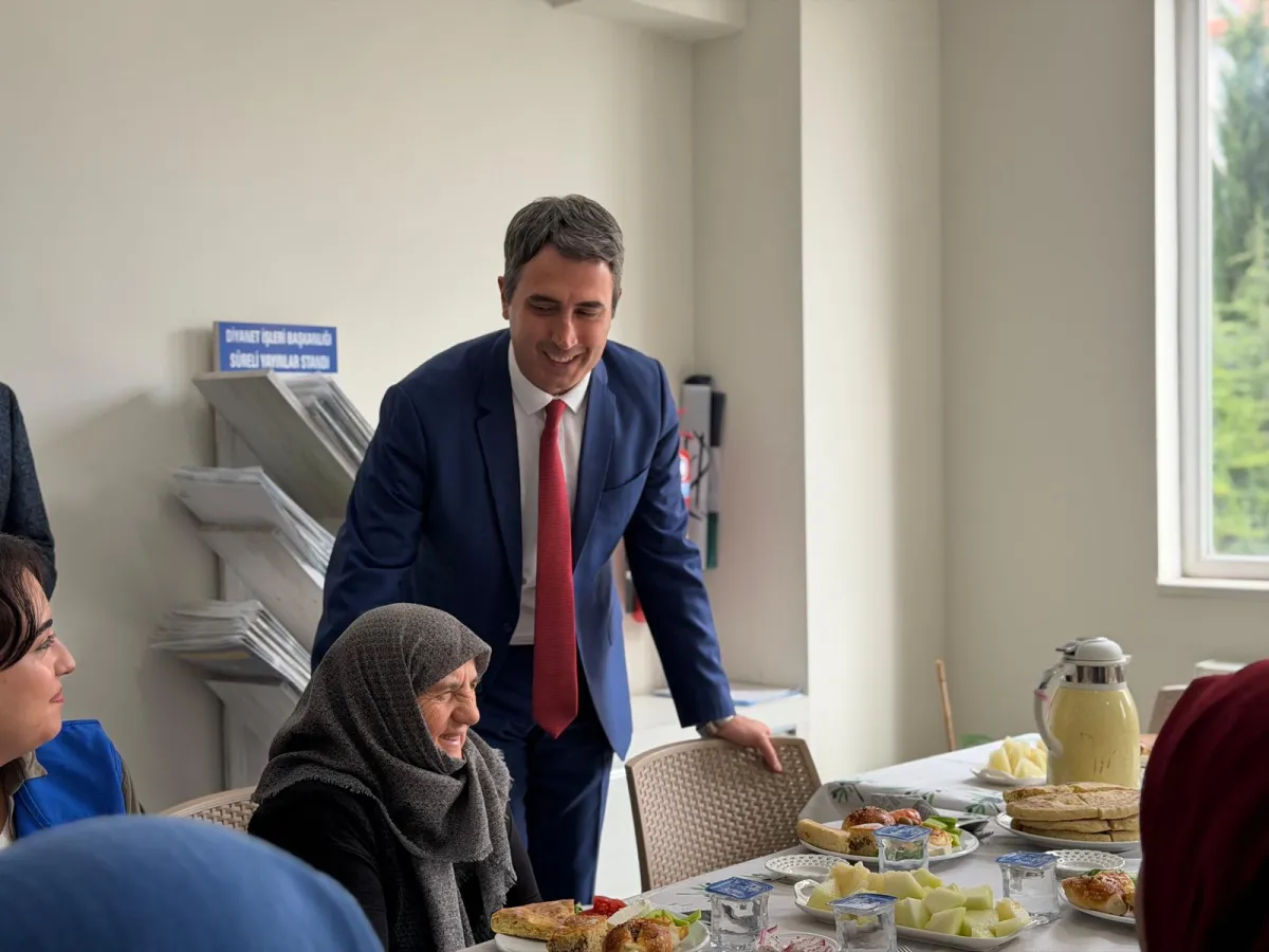 Bucak’ta nesiller aynı sofrada buluştu Büyüklerden gençlere hayat dolu öğütler