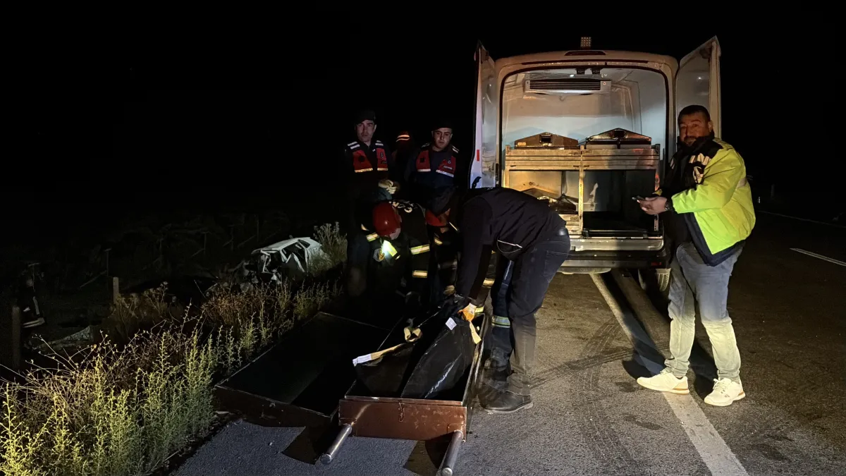 Çorum’da Nişan Sevinci Bir Gün Sonra Yasa Döndü! Genç Çift ve 4 kişi Feci Kazada Hayatını Kaybetti