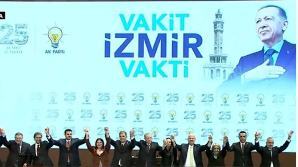 Cemil Tugay AK Parti'ye Katıldı: Rozeti Erdoğan Taktı