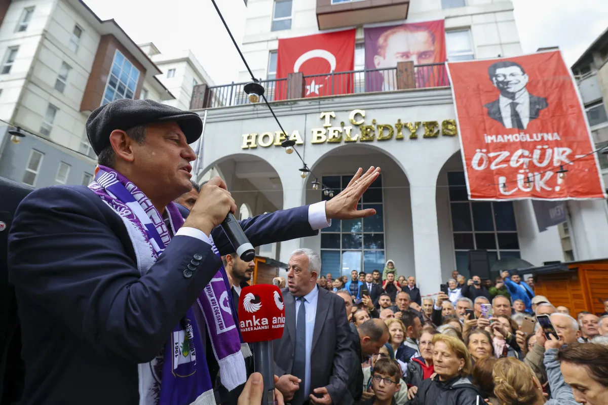 Özgür Özel Artvin’de: “YENİ Parti İktidarında Devlet Bir Partinin Malı Olmayacak”