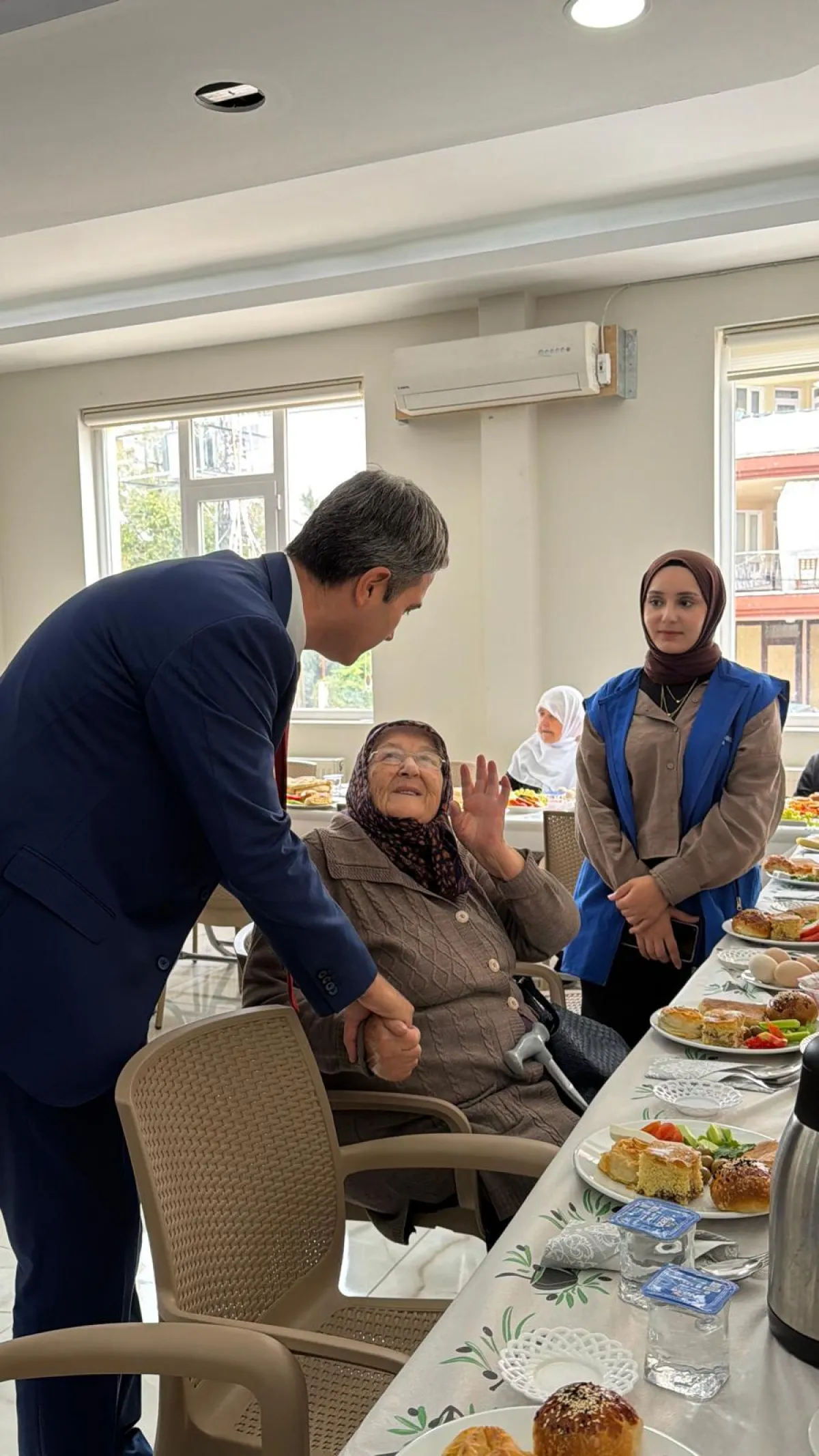 Bucak’ta nesiller aynı sofrada buluştu Büyüklerden gençlere hayat dolu öğütler
