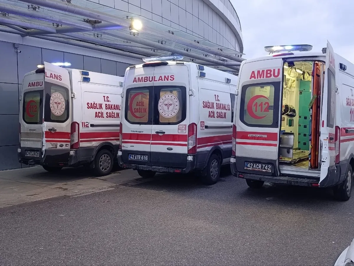 Konya-Antalya Yolunda Peş Peşe Kaza! Otomobiller Takla Attı 6 Yaralı