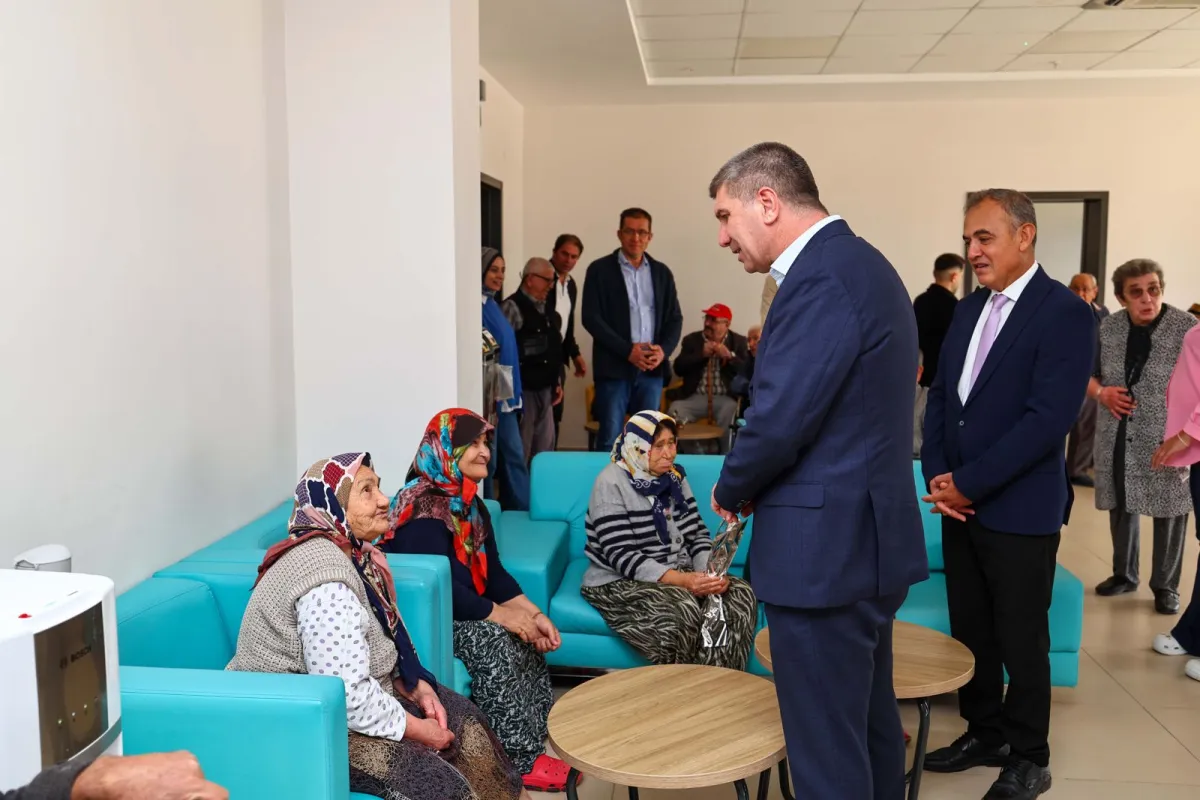 Başkan Ercengiz yaşlıları unutmadı Huzurevi sakinleriyle buluştu
