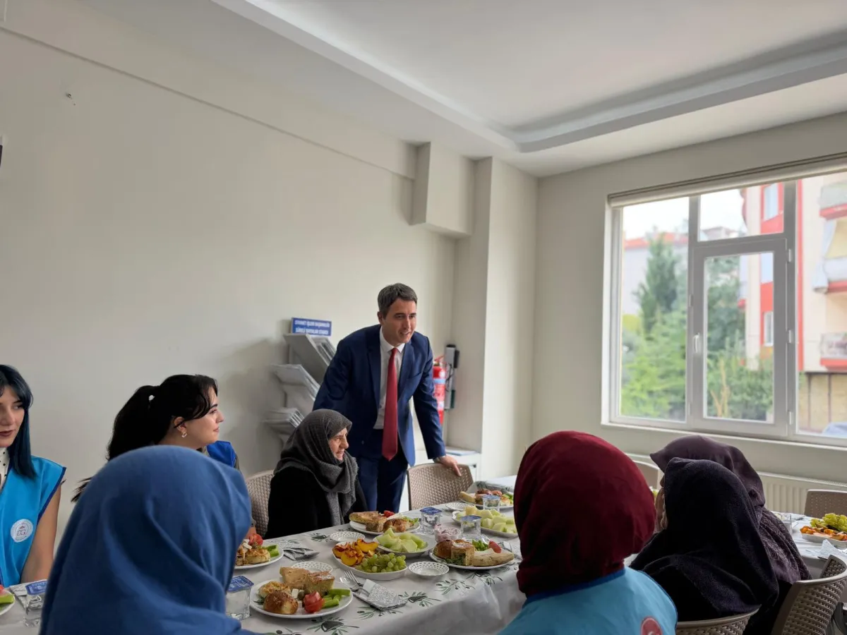 Bucak’ta nesiller aynı sofrada buluştu Büyüklerden gençlere hayat dolu öğütler