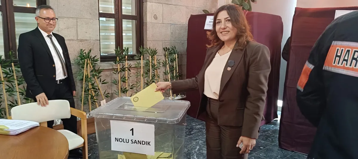 Burdur Barosu’nda Sandıktan Zeki Ertuğ Akın Çıktı! Çiğdem Çelikdemir Bozova Bucak Temsilcisi seçildi