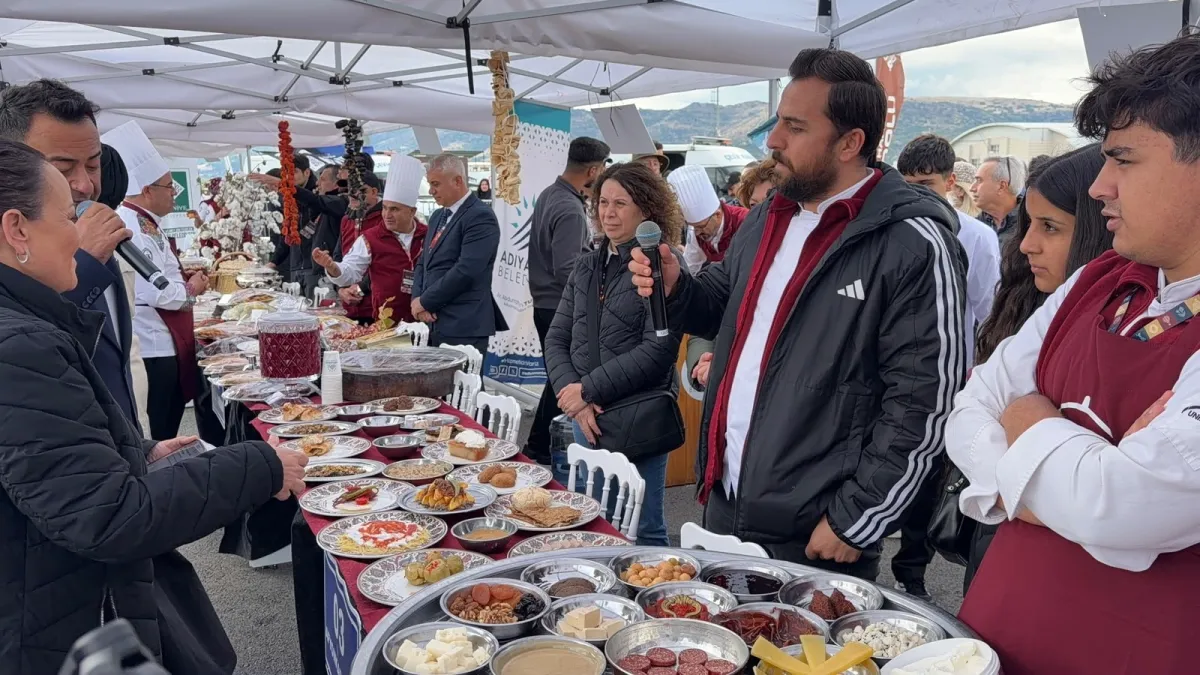 81 İlin Bine Yakın Lezzeti 257 Metrelik Sofrada! Afyonkarahisar Guinness’e Girdi