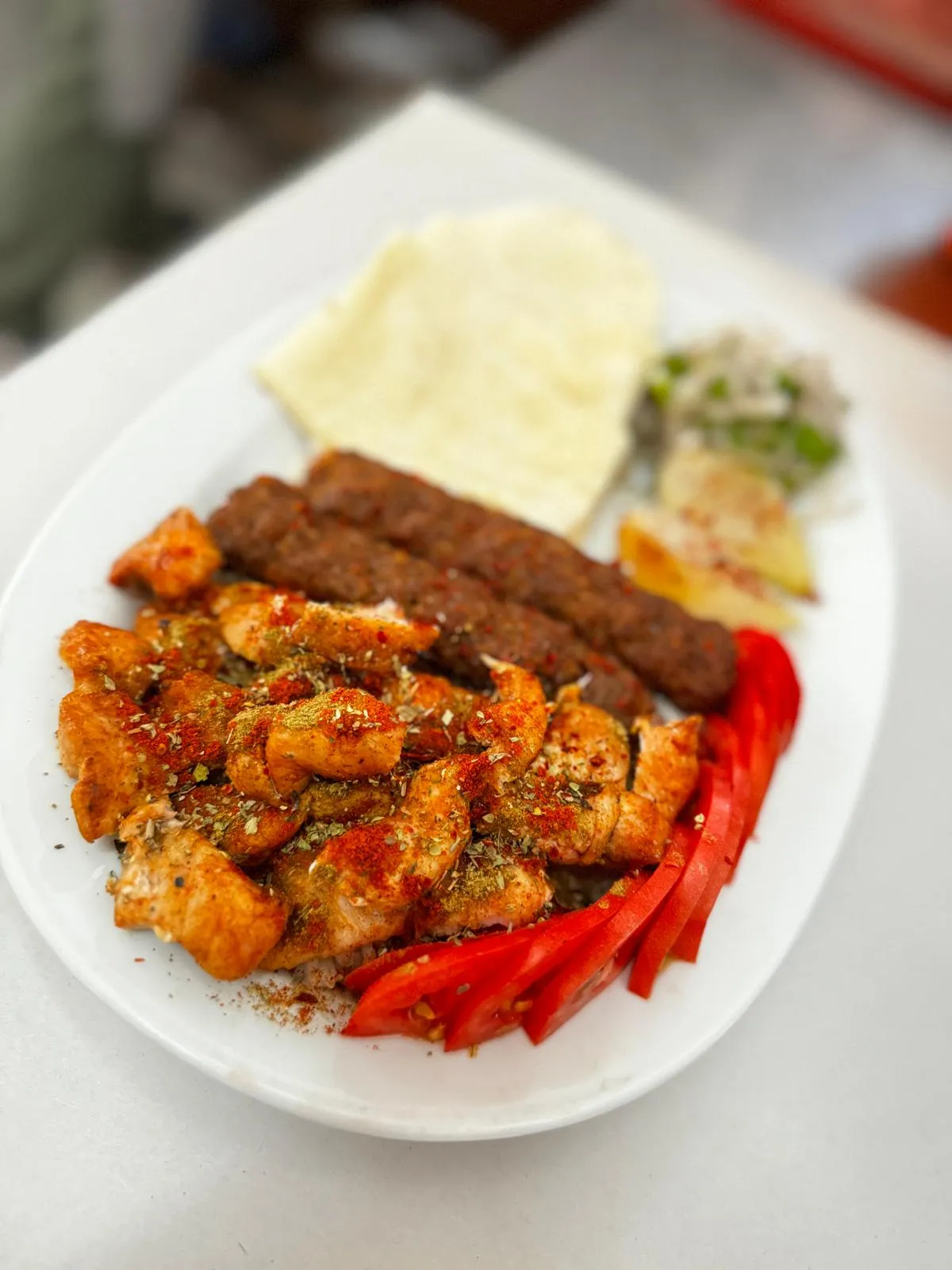 Bucak’ta Lezzet Şöleni Başladı! Coşar Kebap’tan Doyuran Menüler, Kaçırılmayacak Fiyatlar!