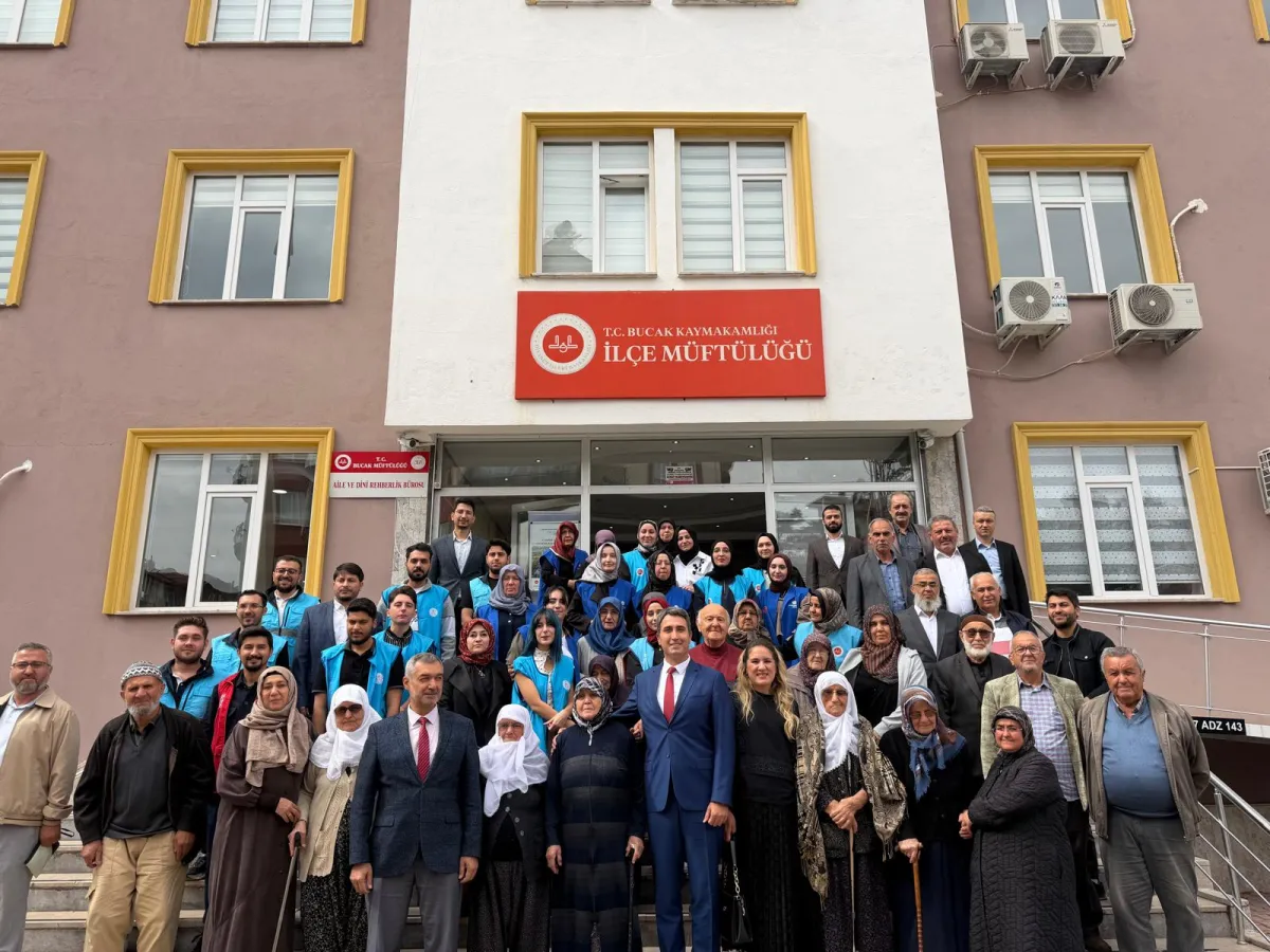 Bucak’ta nesiller aynı sofrada buluştu Büyüklerden gençlere hayat dolu öğütler