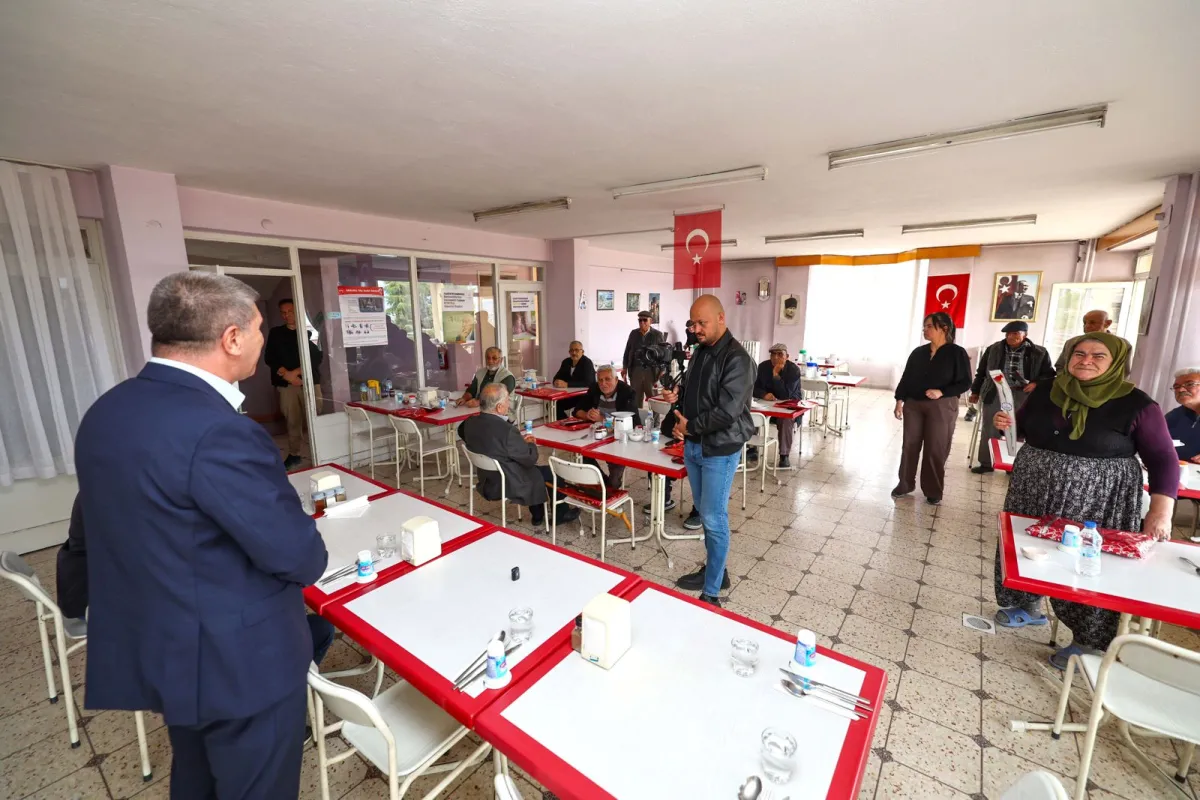 Başkan Ercengiz yaşlıları unutmadı Huzurevi sakinleriyle buluştu