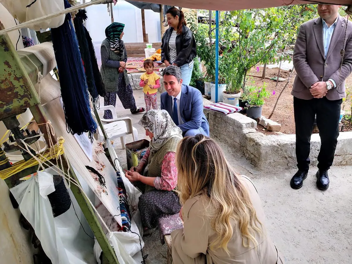 Bucak’ta Dünya Yaşlılar Günü’nde anlamlı ziyaret Kaymakam Kuruca kapılarını çaldı