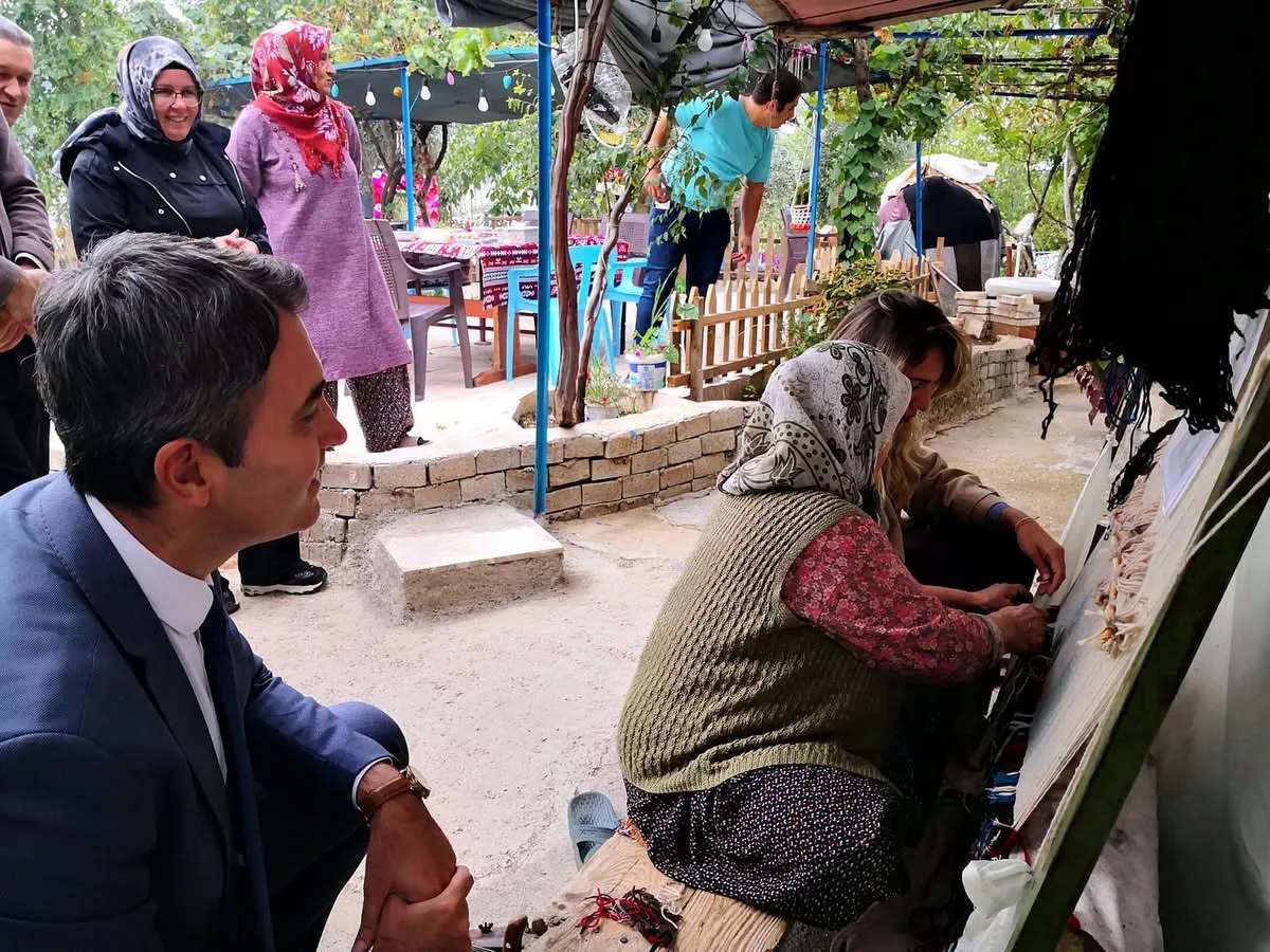 Bucak’ta Dünya Yaşlılar Günü’nde anlamlı ziyaret Kaymakam Kuruca kapılarını çaldı
