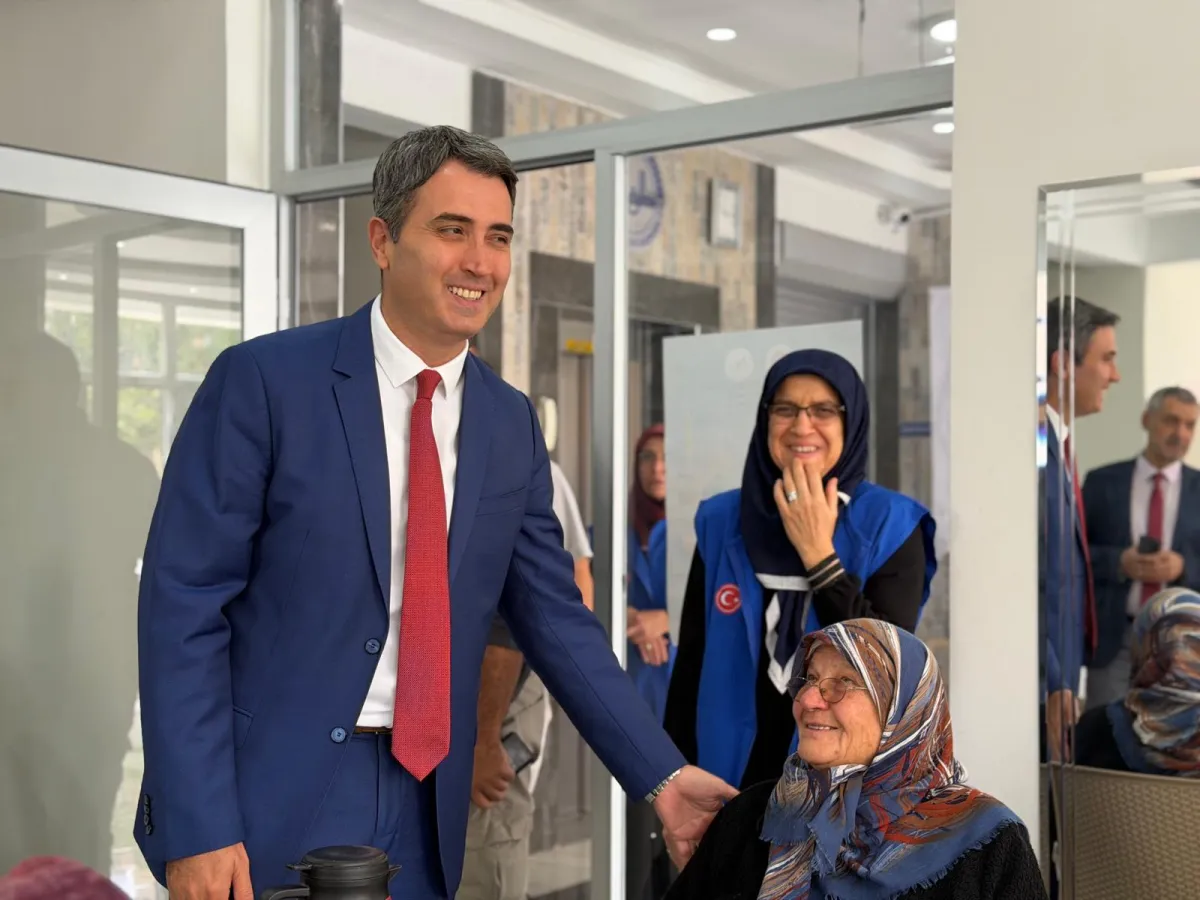 Bucak’ta nesiller aynı sofrada buluştu Büyüklerden gençlere hayat dolu öğütler