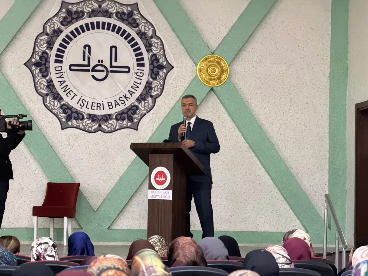 Bucak’ta "Camide Hayat Var, Hayatın Kalbi Camide Atar” Konferansı düzenlendi