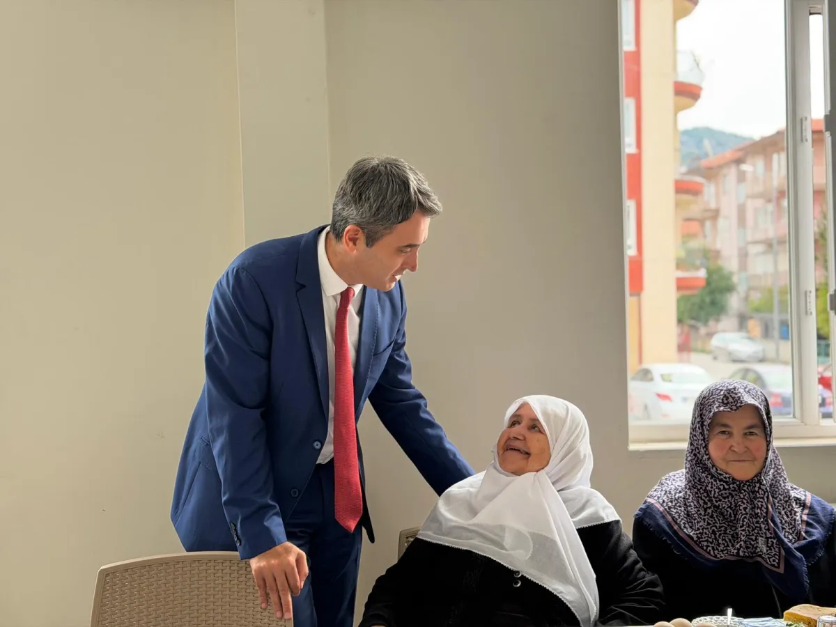 Bucak’ta nesiller aynı sofrada buluştu Büyüklerden gençlere hayat dolu öğütler