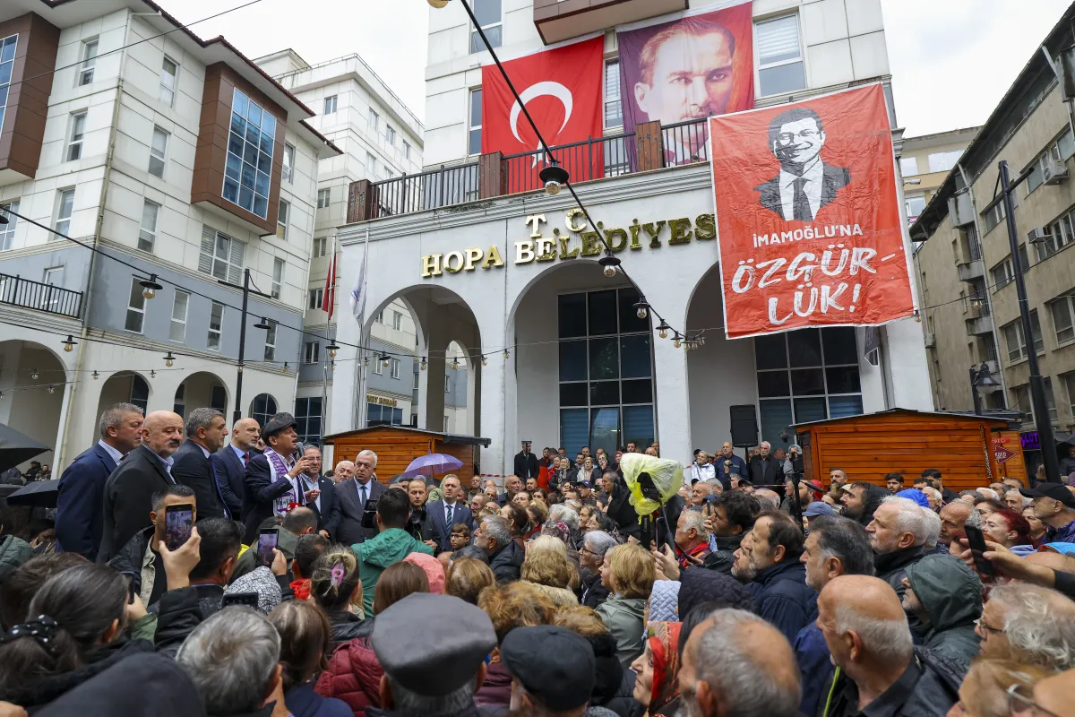 Özgür Özel Artvin’de: “YENİ Parti İktidarında Devlet Bir Partinin Malı Olmayacak”