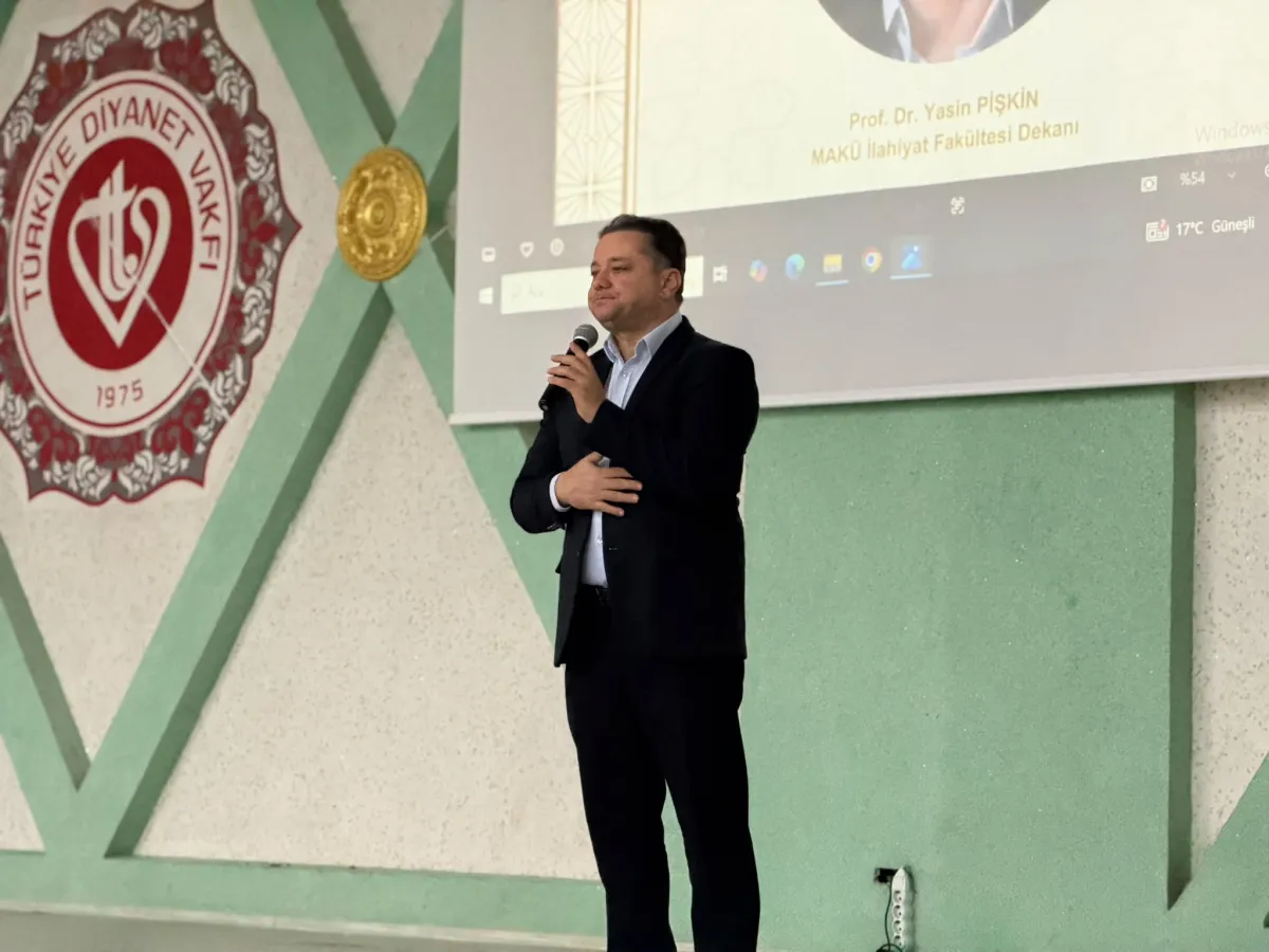 Bucak’ta "Camide Hayat Var, Hayatın Kalbi Camide Atar” Konferansı düzenlendi