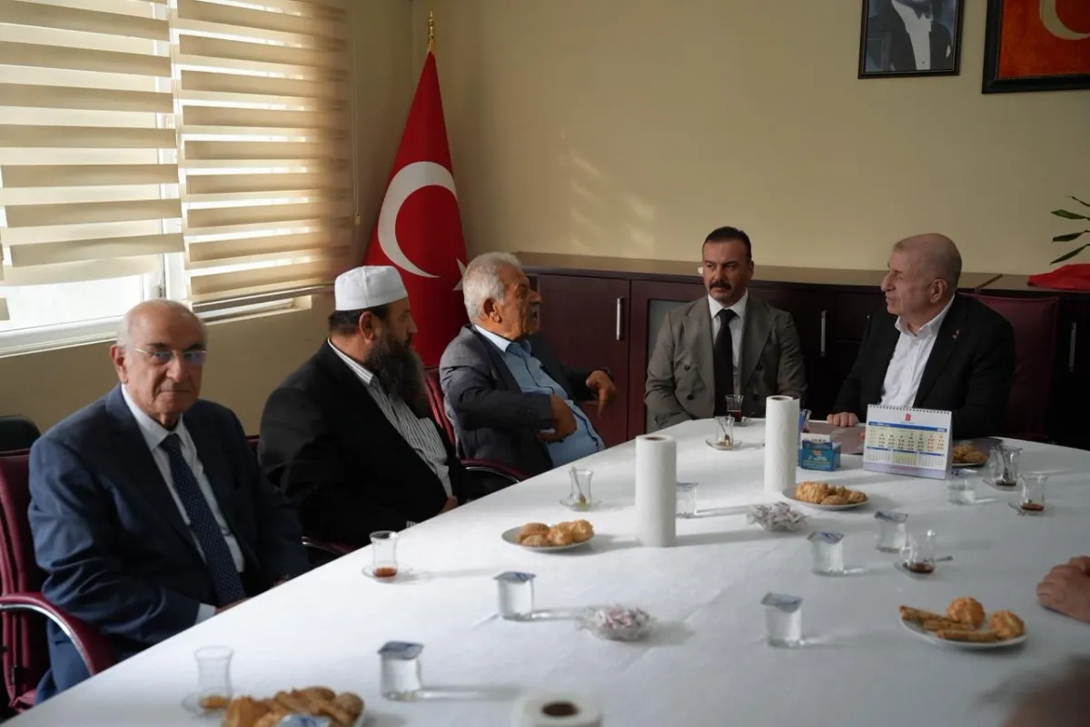 Ümit Özdağ Hatay ve Adana’da Esnaf, Vatandaş ve Sivil Toplum Kuruluşlarıyla Buluştu