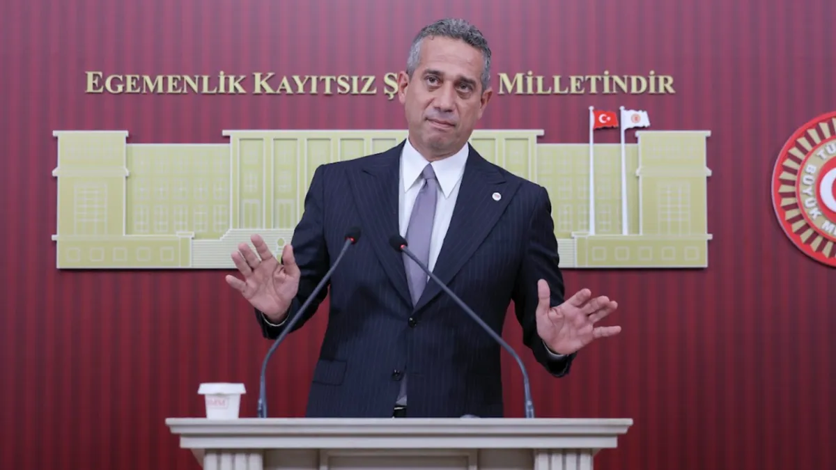 Ali Mahir Başarır: “İzmir’de Utanç Verici Bir Durum Yaşanıyor”