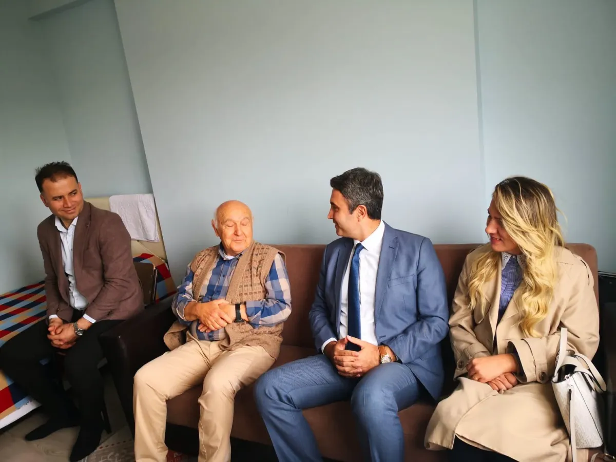 Bucak’ta Dünya Yaşlılar Günü’nde anlamlı ziyaret Kaymakam Kuruca kapılarını çaldı