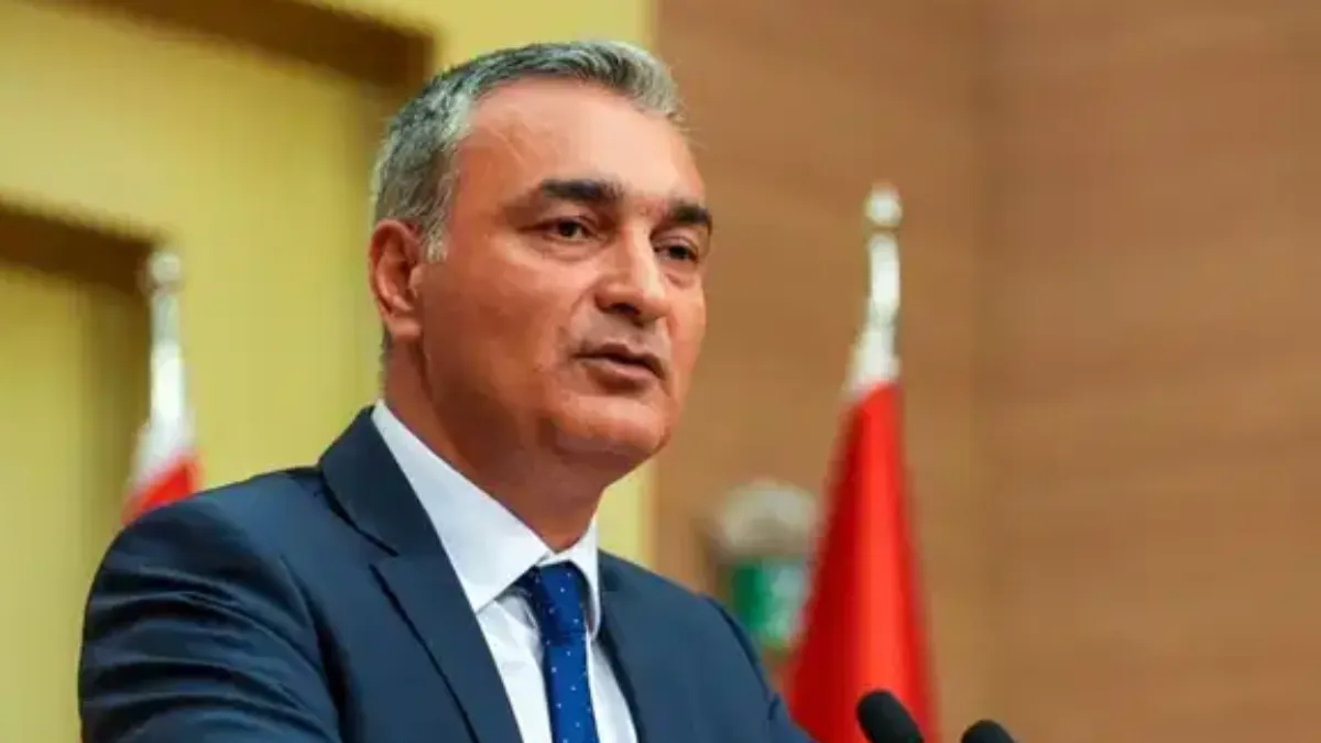 CHP'li Müslim Sarı'dan Özmen'in Gözaltına Alınmasına Tepki: “Kişiye Göre Hukuk Olmaz”