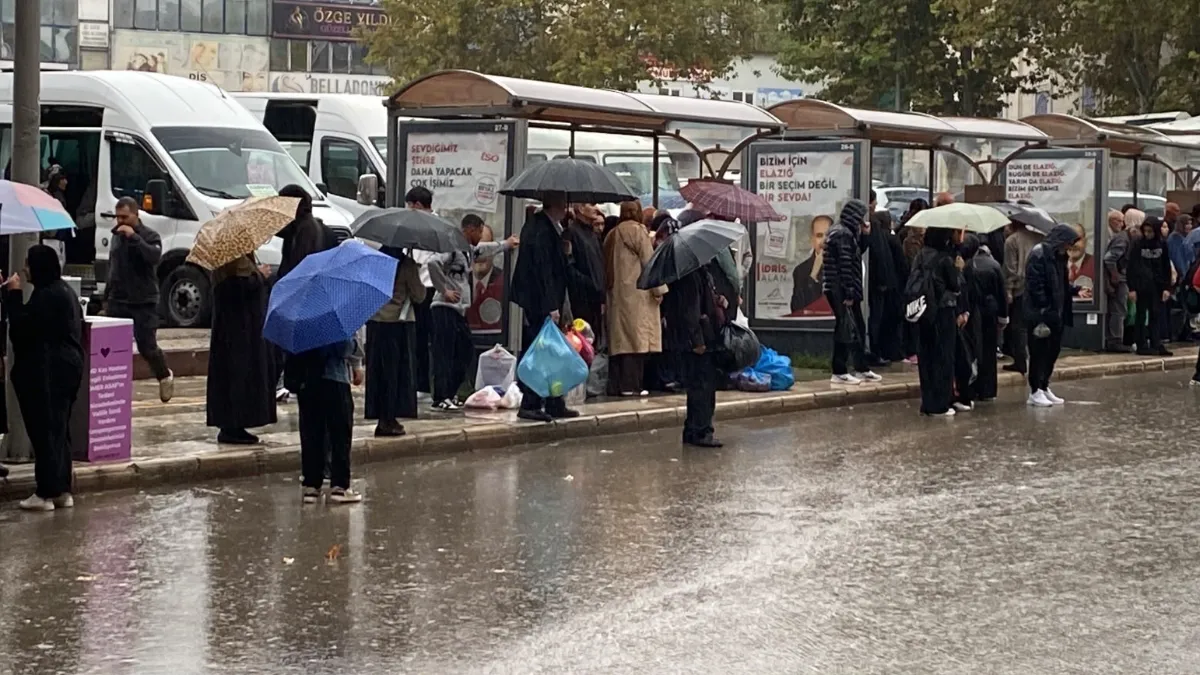 Elazığ’da sağanak hayatı etkiledi: Meteoroloji’den sel ve su baskını uyarısı