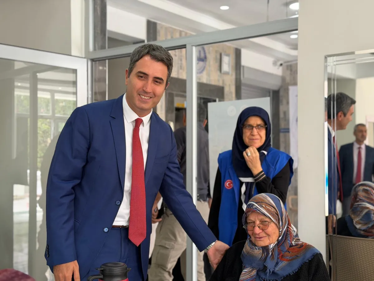 Bucak’ta nesiller aynı sofrada buluştu Büyüklerden gençlere hayat dolu öğütler