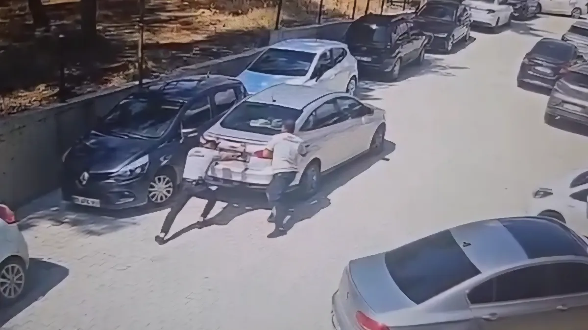 Hatay’da geri kayan otomobili böyle durdurdular!