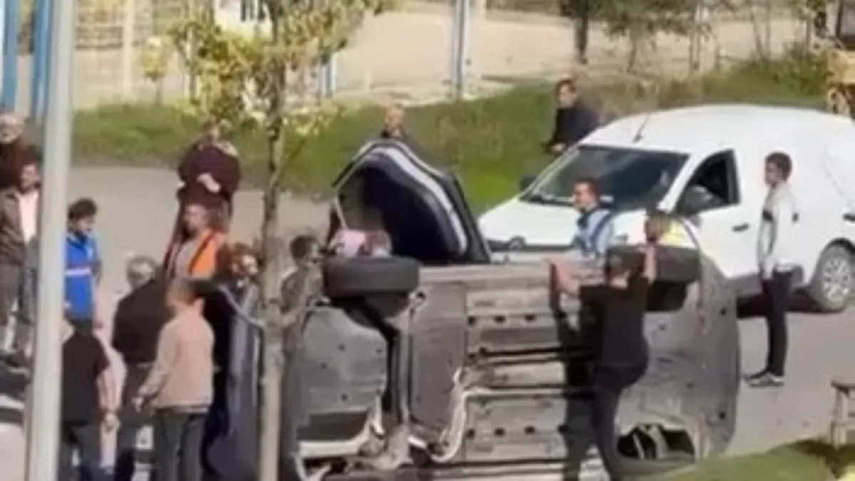 İstanbul’da takla atan otomobile arkadan gelen araç çarptı