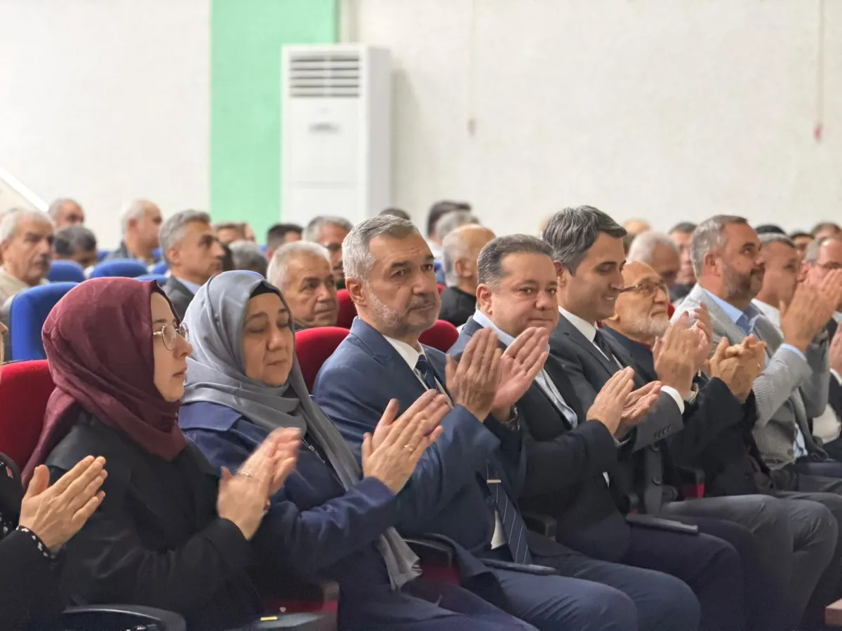 Bucak’ta "Camide Hayat Var, Hayatın Kalbi Camide Atar” Konferansı düzenlendi