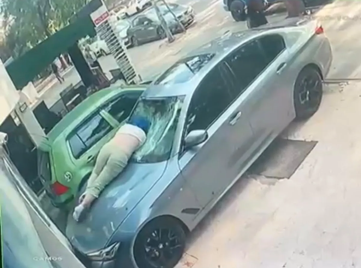Ankara’da Dehşet Anları! 6’ncı Kattan Otomobilin Üzerine Düştü Ağır yaralandı