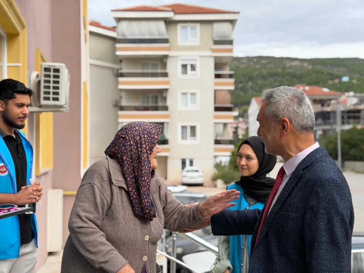 Bucak’ta nesiller aynı sofrada buluştu Büyüklerden gençlere hayat dolu öğütler