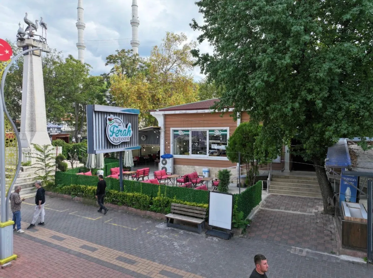 Bucak’ta 27. yıla özel fiyatlar düştü! Ferah Pastanesi’nden bir ay sürecek kampanya