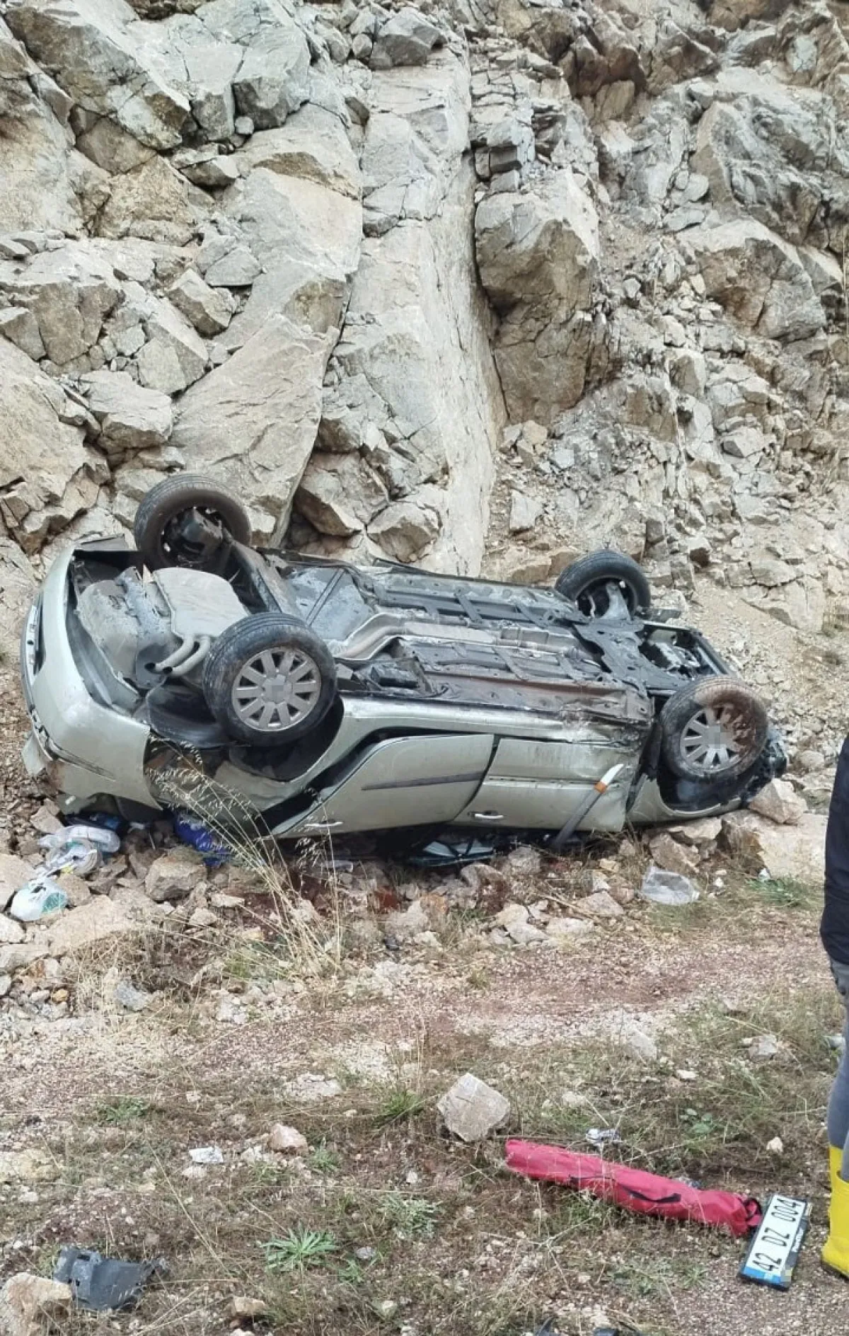 Konya-Antalya Yolunda Peş Peşe Kaza! Otomobiller Takla Attı 6 Yaralı