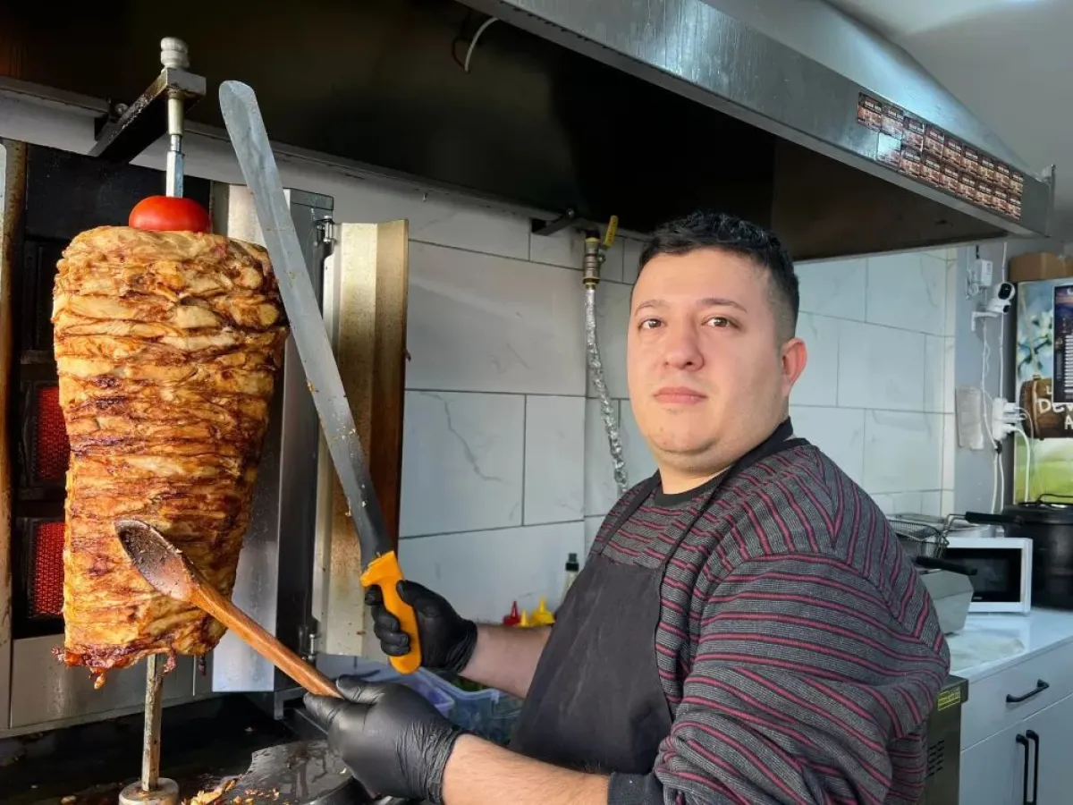Bucak’ta Dönerci Kadir Usta’dan dev kampanya! 1 Alana 1 bedava