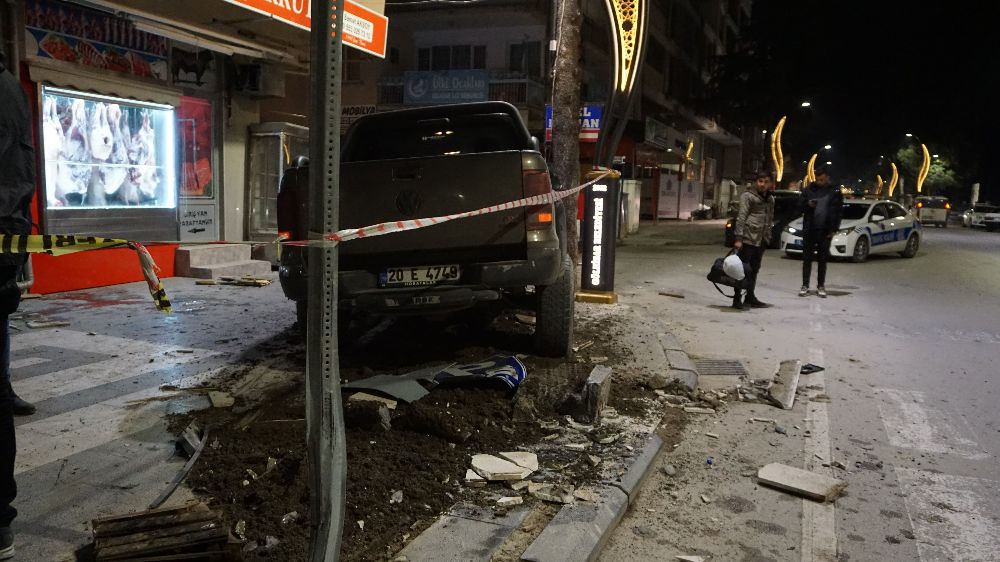 Burdur Gölhisar'da Alkollü Sürücünün Karıştığı Kaza: 5 Yaralı - Burdur Haber - Haberler