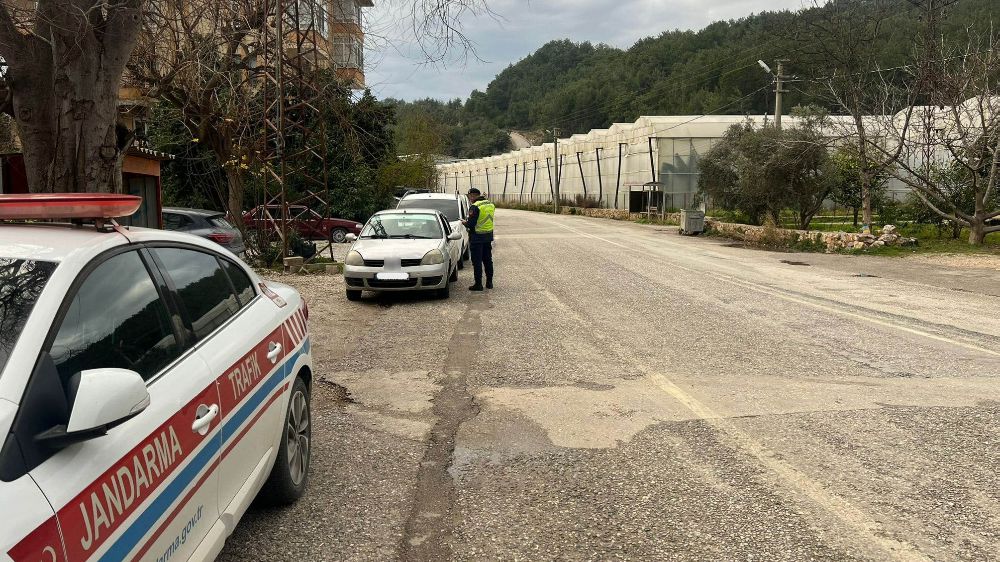 Alanya'da Yoğun Trafik Kontrolü: 6 Araç Trafikten Men! -Haberler