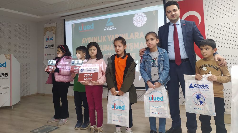 Adıyaman'da Aydınlık Yarınlara Kitap Okuma Yarışması Ödül Töreni Gerçekleşti - Haberler