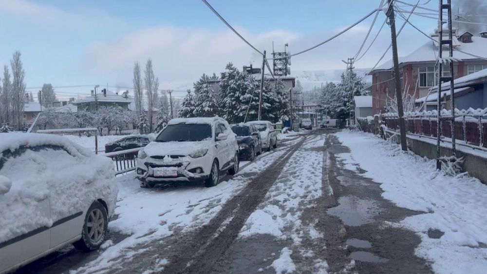 Cemre Düşmesine Rağmen Sivas'ta Kar Sürprizi - Haberler 