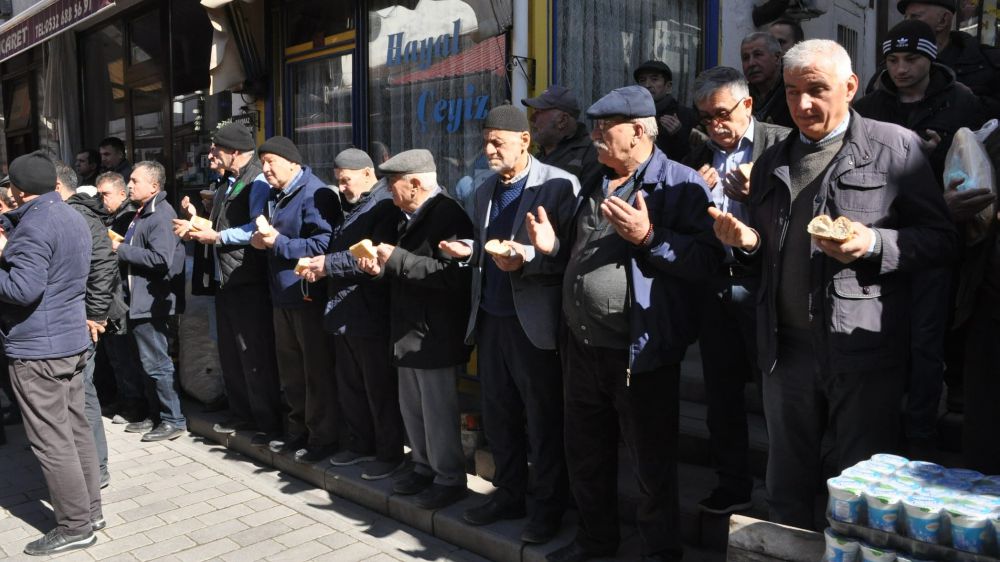 Mudurnu'da 7 Asırlık Gelenek Yaşatılıyor: Esnaf Duası -Haberler