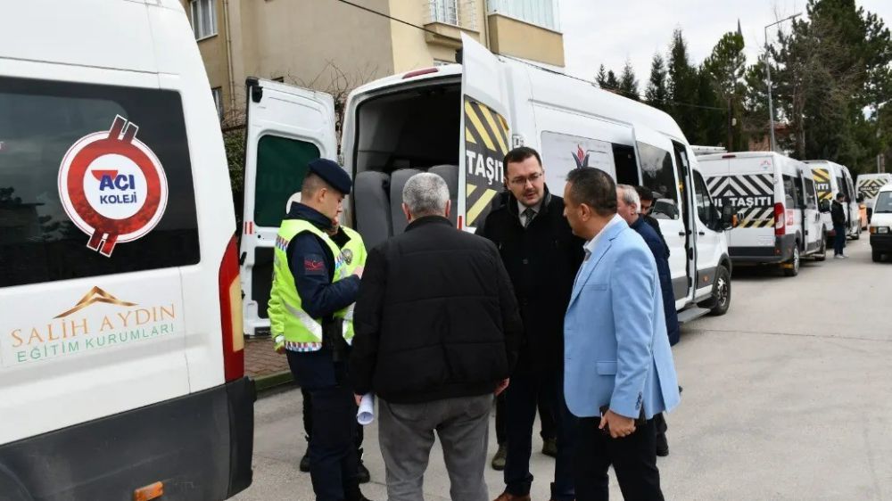 Karabük'te Öğrenci Güvenliği Ön Planda: 26 Okul Servisi Denetlendi -Haberler