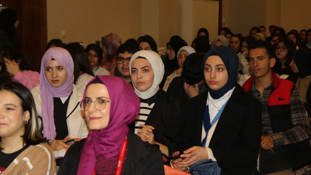 Atılım Üniversitesi Mardin'de Üniversite Tanıtım Günleri Fuarı'nda Yoğun İlgi Gördü-Haberler 