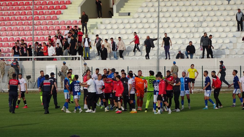 Antalya'da olaylı maç Ligin şampiyonu belli oldu