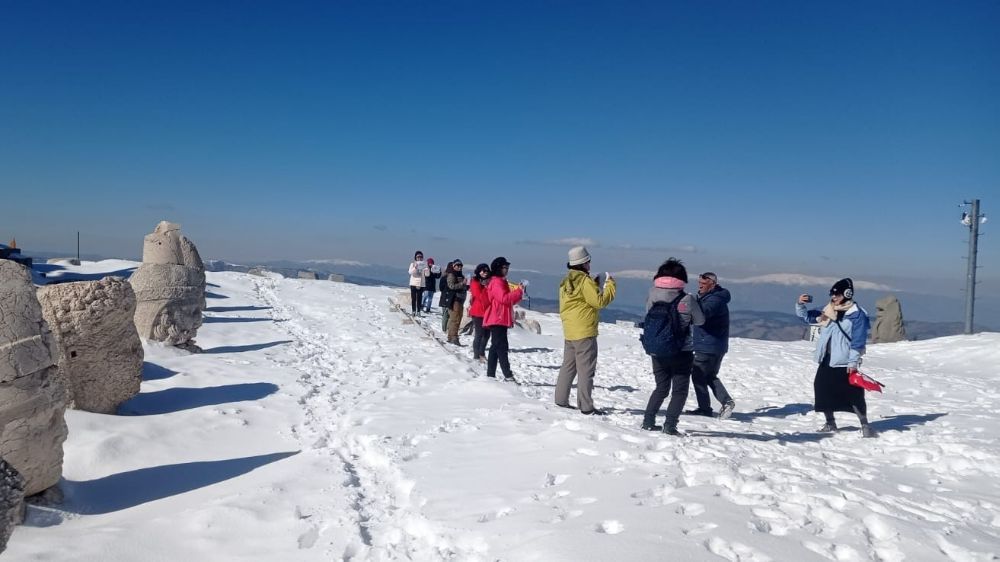 Nemrut Dağı Kışın da Turistleri Ağırlamaya Devam Ediyor! -Haberler