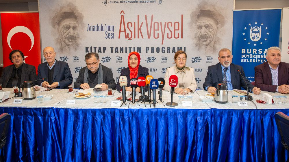 Âşık Veysel'in Anısına: "Anadolu'nun Sesi" Kitabı Bursa'da Tanıtıldı -Haberler