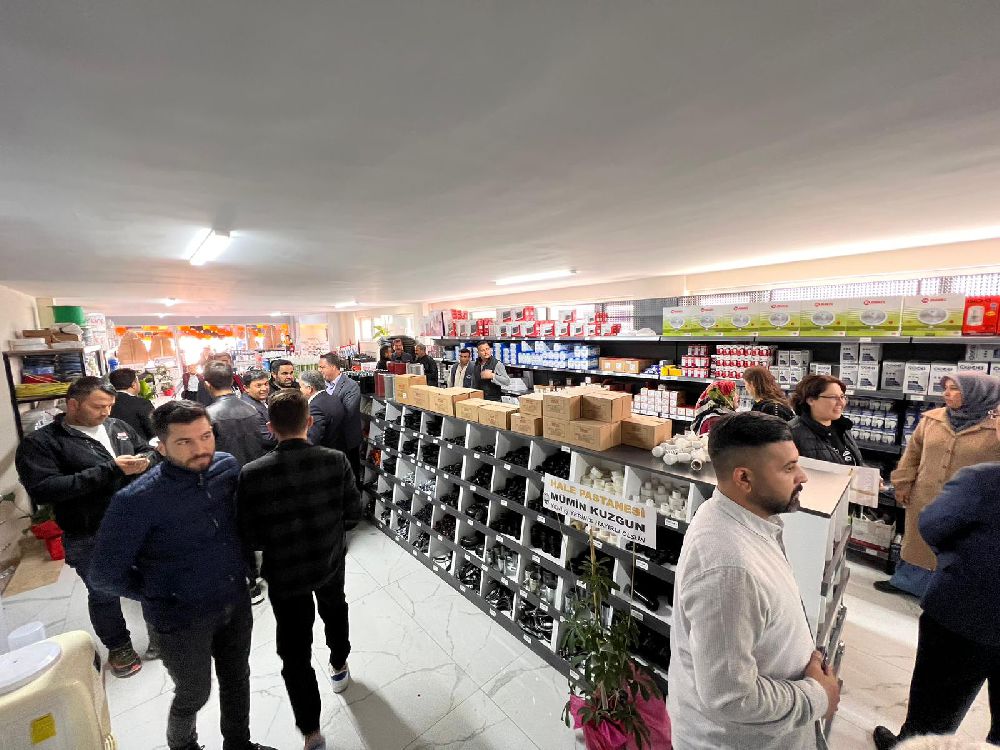 Yusuf Işık Yapı Market, Bucak'ta hizmete açıldı