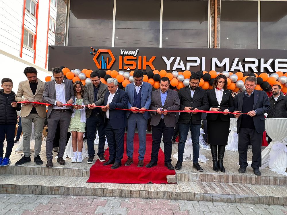 Yusuf Işık Yapı Market, Bucak'ta hizmete açıldı