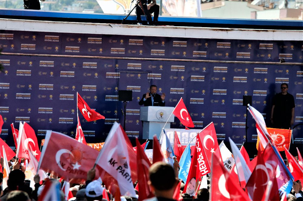 Cumhurbaşkanı Erdoğan'a 100 bini aşkın Antalyalı eşlik etti