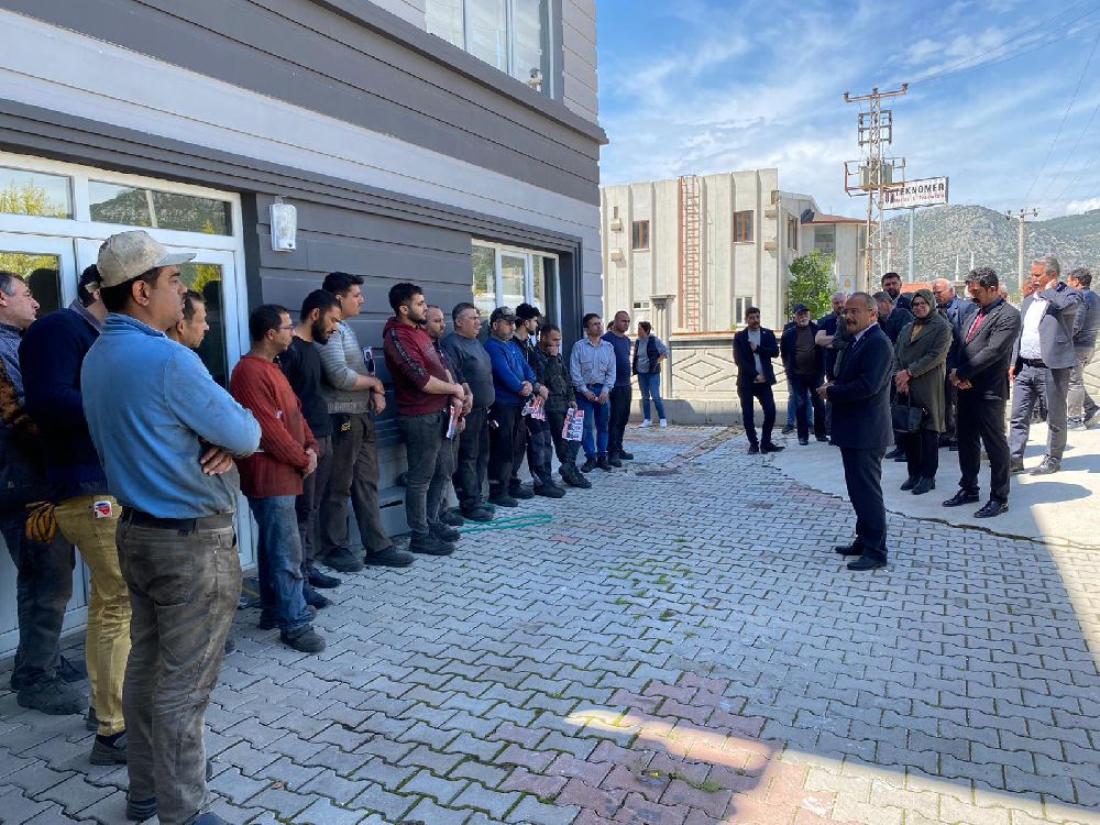 MHP Burdur Milletvekillerinden Bucak'ta üretim tesislerine ziyaret